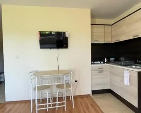 Summer Breeze 317 Private Studio Sunny Apartment